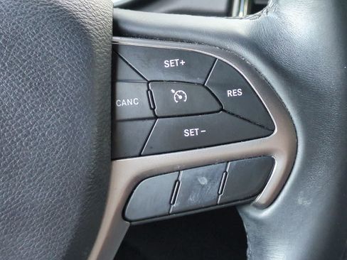 Used 2019 Jeep Grand Cherokee Laredo w/ Laredo X Package RWD image 25