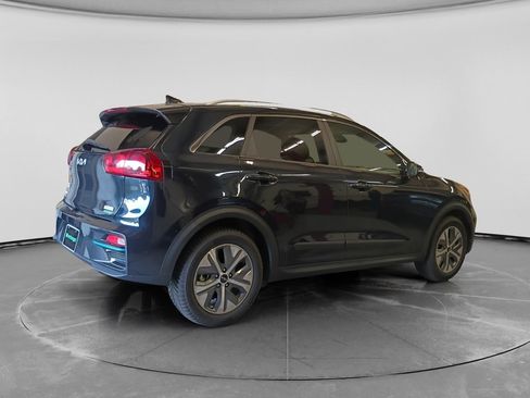 Used 2022 Kia Niro EX FWD image 3