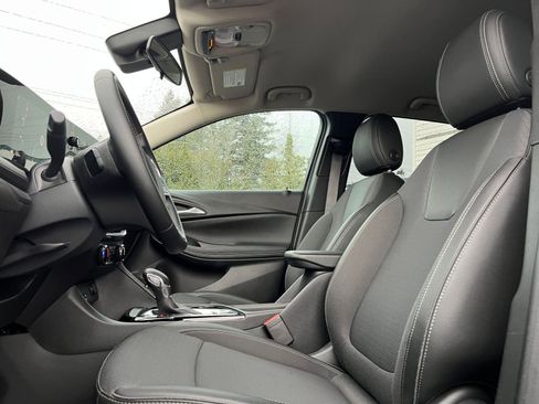 Used 2025 Buick Encore GX Preferred image 27