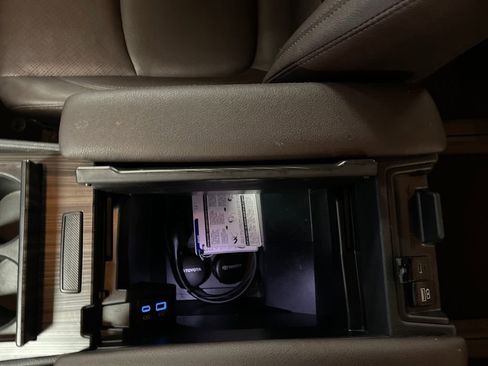 Certified 2023 Toyota Sienna Platinum image 25