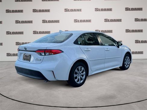 Used 2023 Toyota Corolla LE image 5