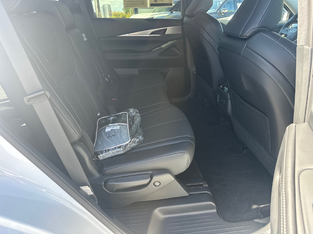 Certified 2026 INFINITI QX60 Pure w/ Cargo Package FWD image 13