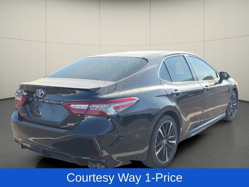 Used 2018 Toyota Camry XSE FWD image 9