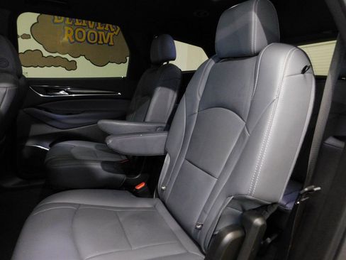 Used 2024 Buick Enclave Essence image 77