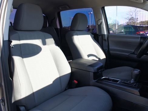 Used 2016 Toyota Tacoma SR w/ SR Convenience Package image 17