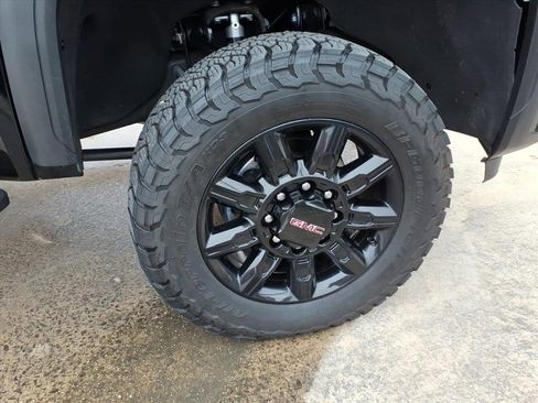 Used 2024 GMC Sierra 2500 AT4 w/ AT4 Premium Plus Package image 9