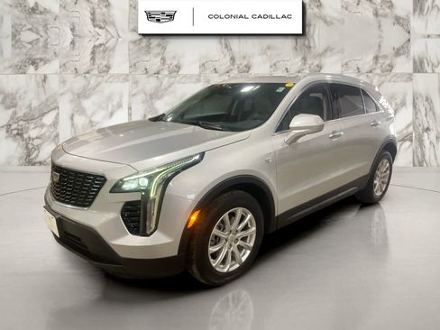 Used 2022 Cadillac XT4 Luxury image 1