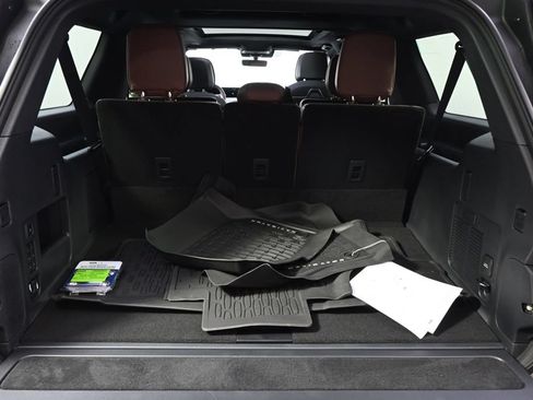 New 2026 Lincoln Navigator L Reserve AWD/4WD image 19
