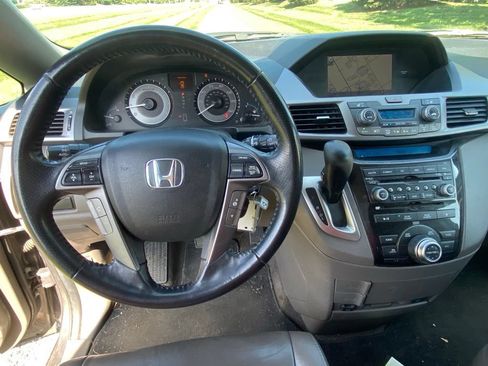 Used 2013 Honda Odyssey Touring image 10