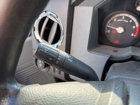 Used 2016 Ford F750 2WD Regular Cab Super Duty image 29