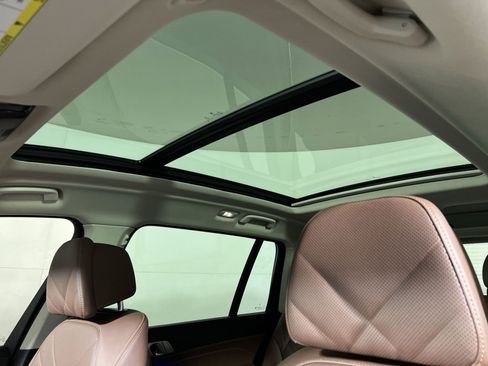 Used 2023 BMW X7 xDrive40i image 24