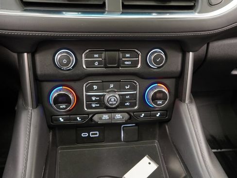 Certified 2023 Chevrolet Tahoe Z71 w/ Luxury Package AWD/4WD image 23
