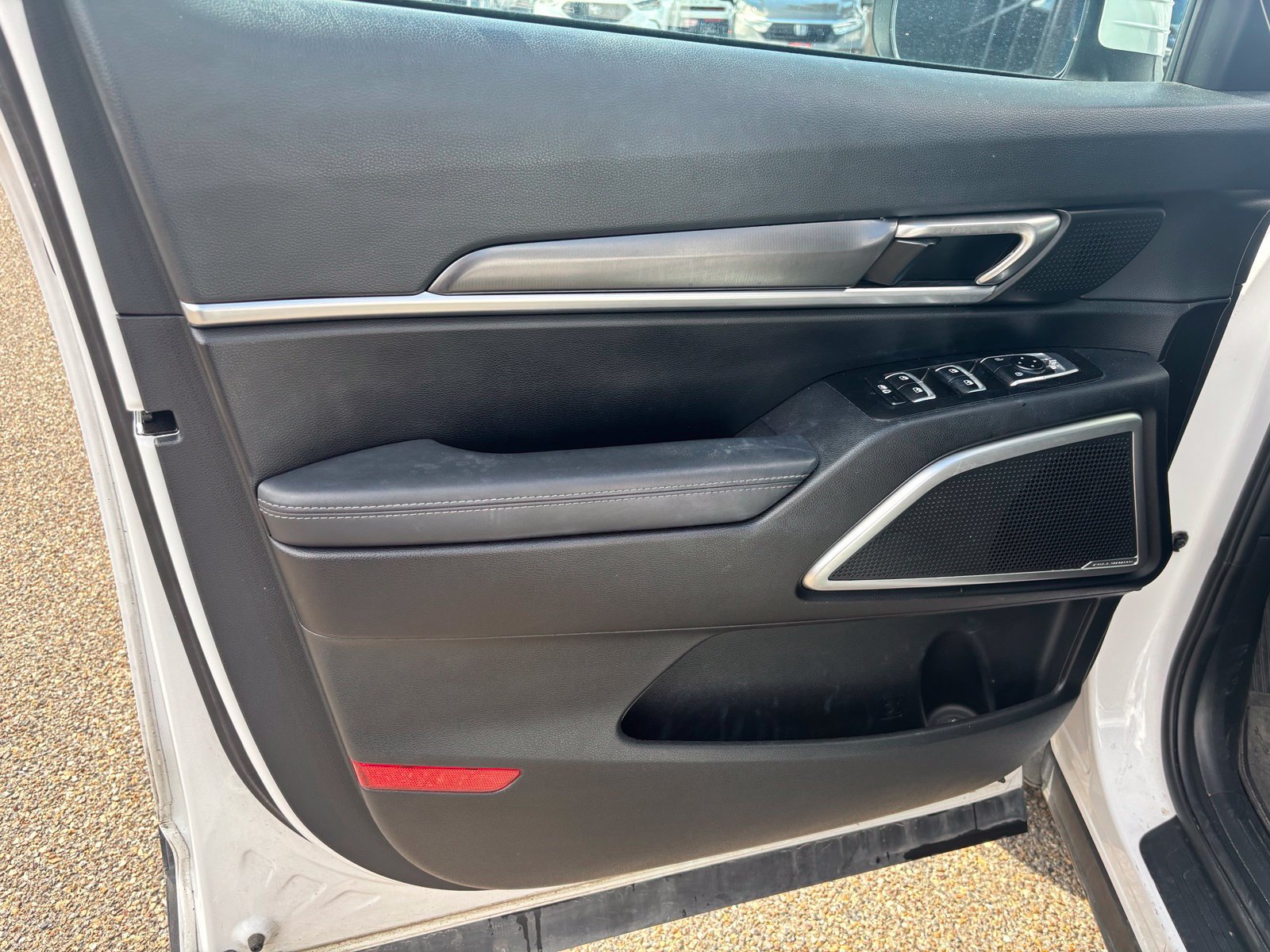 Used 2024 Kia Telluride S w/ S Sunroof Package FWD image 9