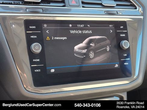 Used 2021 Volkswagen Tiguan SE w/ Panoramic Sunroof Package image 24
