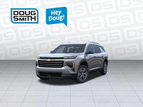 New 2026 Chevrolet Traverse LT w/ Driver Confidence Package AWD/4WD image 8