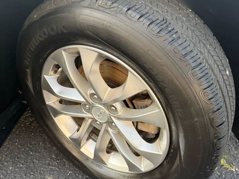 Used 2020 Hyundai Santa Fe SE image 34