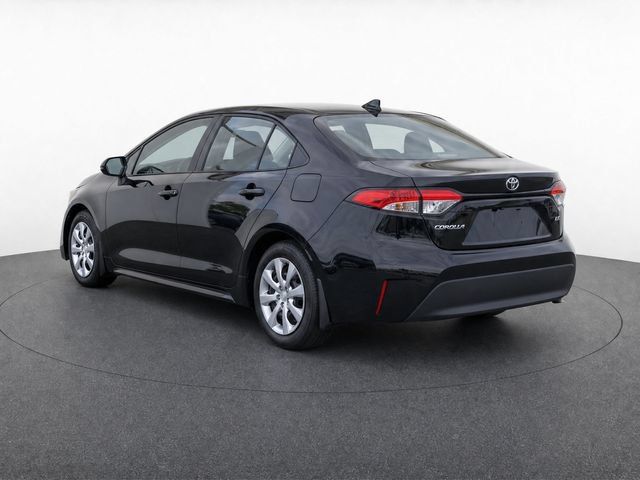 Used 2025 Toyota Corolla LE FWD image 3