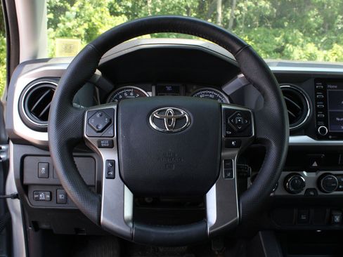 Used 2023 Toyota Tacoma SR5 AWD/4WD image 9