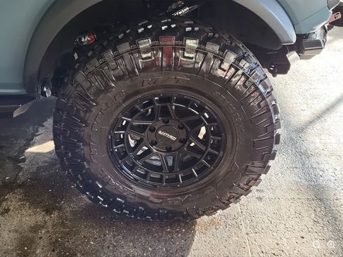 Used 2022 Ford Bronco Badlands AWD/4WD image 8