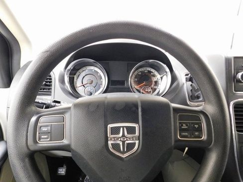 Used 2012 Dodge Grand Caravan SE image 7