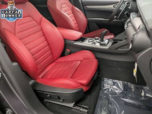 Used 2024 Alfa Romeo Stelvio Veloce AWD/4WD image 31