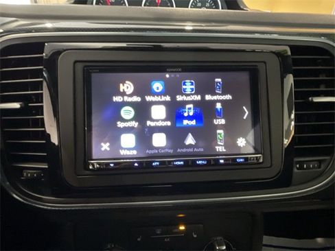 Used 2013 Volkswagen Beetle Turbo 60's Edition image 21