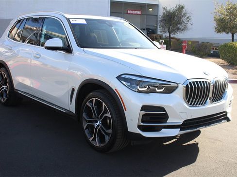 Used 2022 BMW X5 xDrive40i w/ Premium Package image 11
