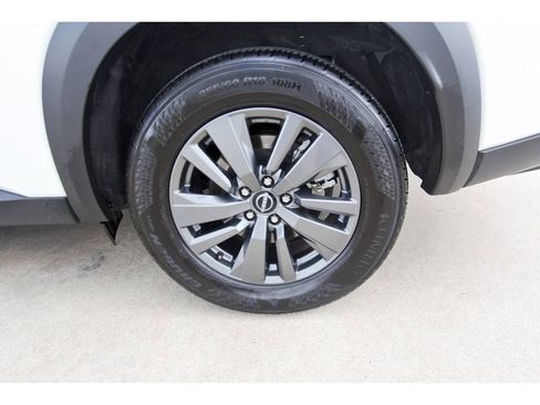 Used 2023 Nissan Pathfinder SV image 25