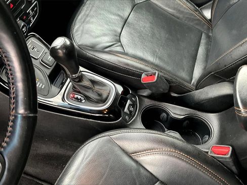 Used 2019 Jeep Compass Limited image 17