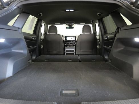 Used 2026 Volkswagen Atlas Cross Sport SE FWD image 25
