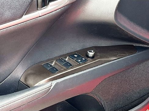 Used 2022 Toyota Camry XSE FWD image 17