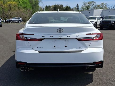 Used 2025 Toyota Camry SE w/ Convenience Package image 5
