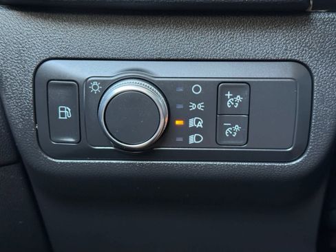 Used 2022 Ford Escape SE image 23