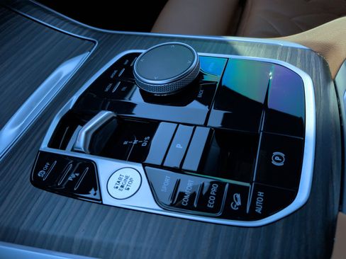 Certified 2024 BMW X5 xDrive40i w/ Premium Package image 16