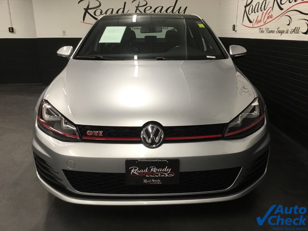 Used 2017 Volkswagen GTI SE FWD image 4