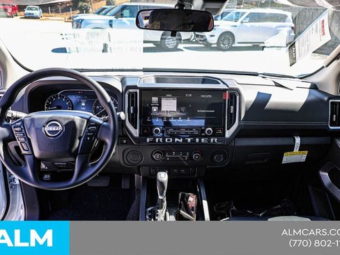 Certified 2025 Nissan Frontier SV image 27