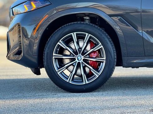 New 2026 BMW X6 xDrive40i w/ Climate Comfort Package image 2
