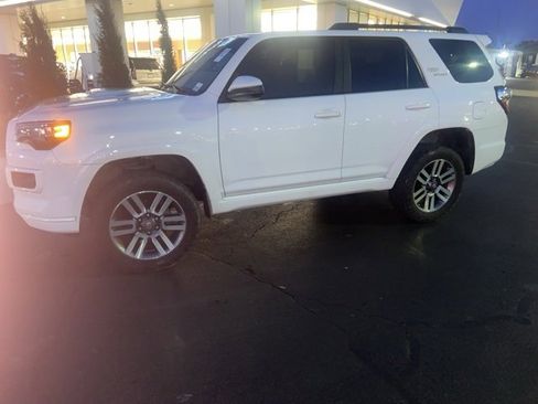 Used 2022 Toyota 4Runner TRD Sport image 3
