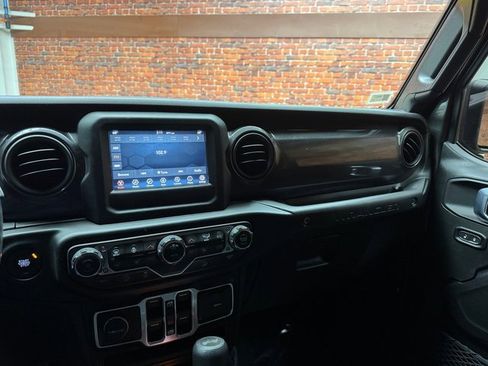 Used 2021 Jeep Wrangler Unlimited Sport image 17