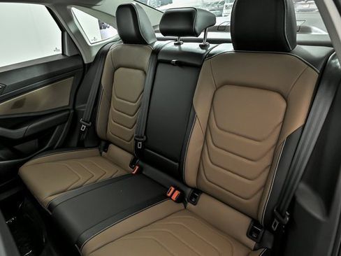 New 2025 Volkswagen Jetta SEL image 9