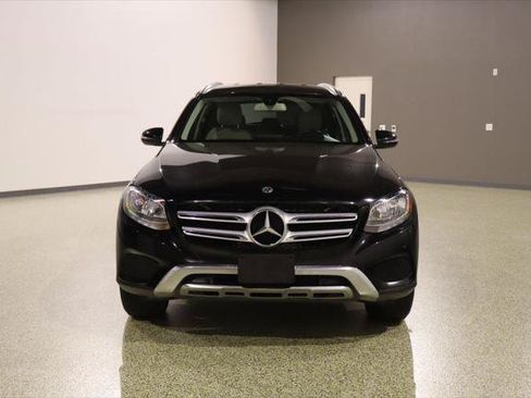 Used 2019 Mercedes-Benz GLC 300 image 2