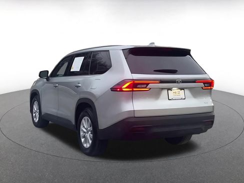Used 2025 Toyota Grand Highlander XLE image 11