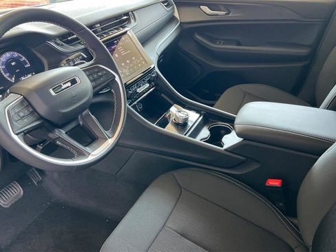 New 2025 Jeep Grand Cherokee L Laredo w/ Luxury Tech Group I image 10