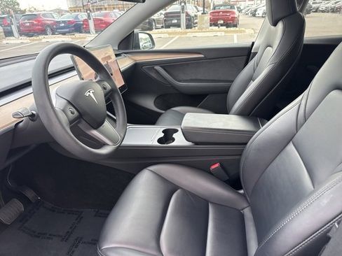 Used 2023 Tesla Model Y Long Range image 9