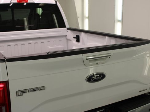 Used 2016 Ford F150 Lariat w/ Equipment Group 502A Luxury AWD/4WD image 30