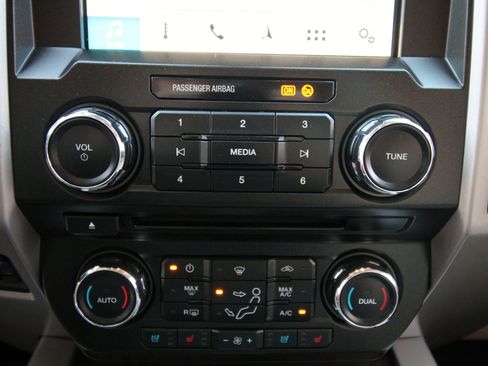 Used 2018 Ford F250 Lariat w/ Lariat Ultimate Package image 33