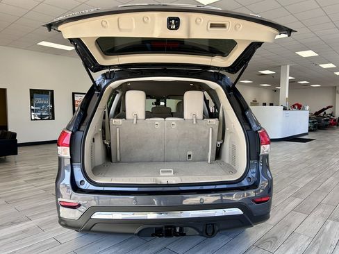 Used 2014 Nissan Pathfinder SV w/ Trailer Tow Package FWD image 9