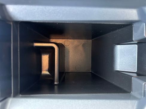 Used 2024 Nissan Rogue S image 30