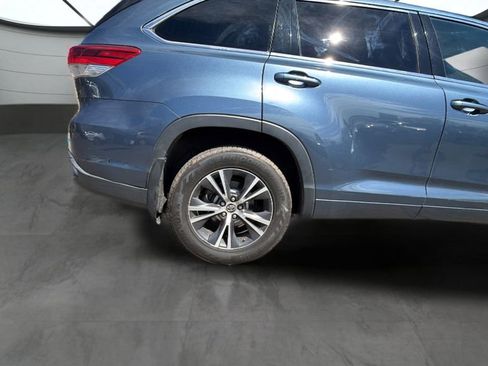 Used 2017 Toyota Highlander Plus AWD/4WD image 26
