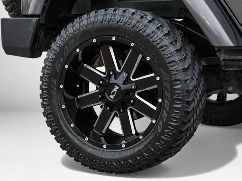 Used 2014 Jeep Wrangler Unlimited Sahara w/ Trailer Tow Group image 19